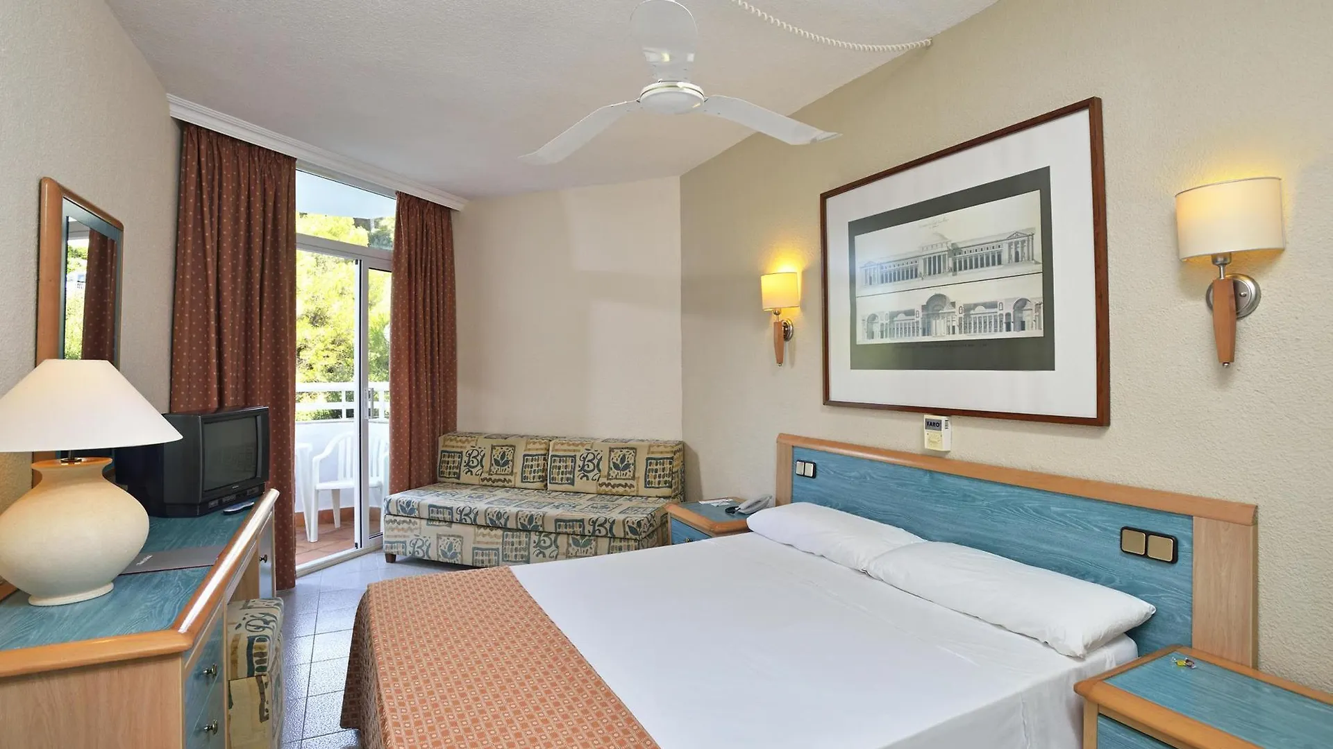 Melia Gavilanes Hotel Cala Galdana  4*, Cala Galdana (Menorca) Spain