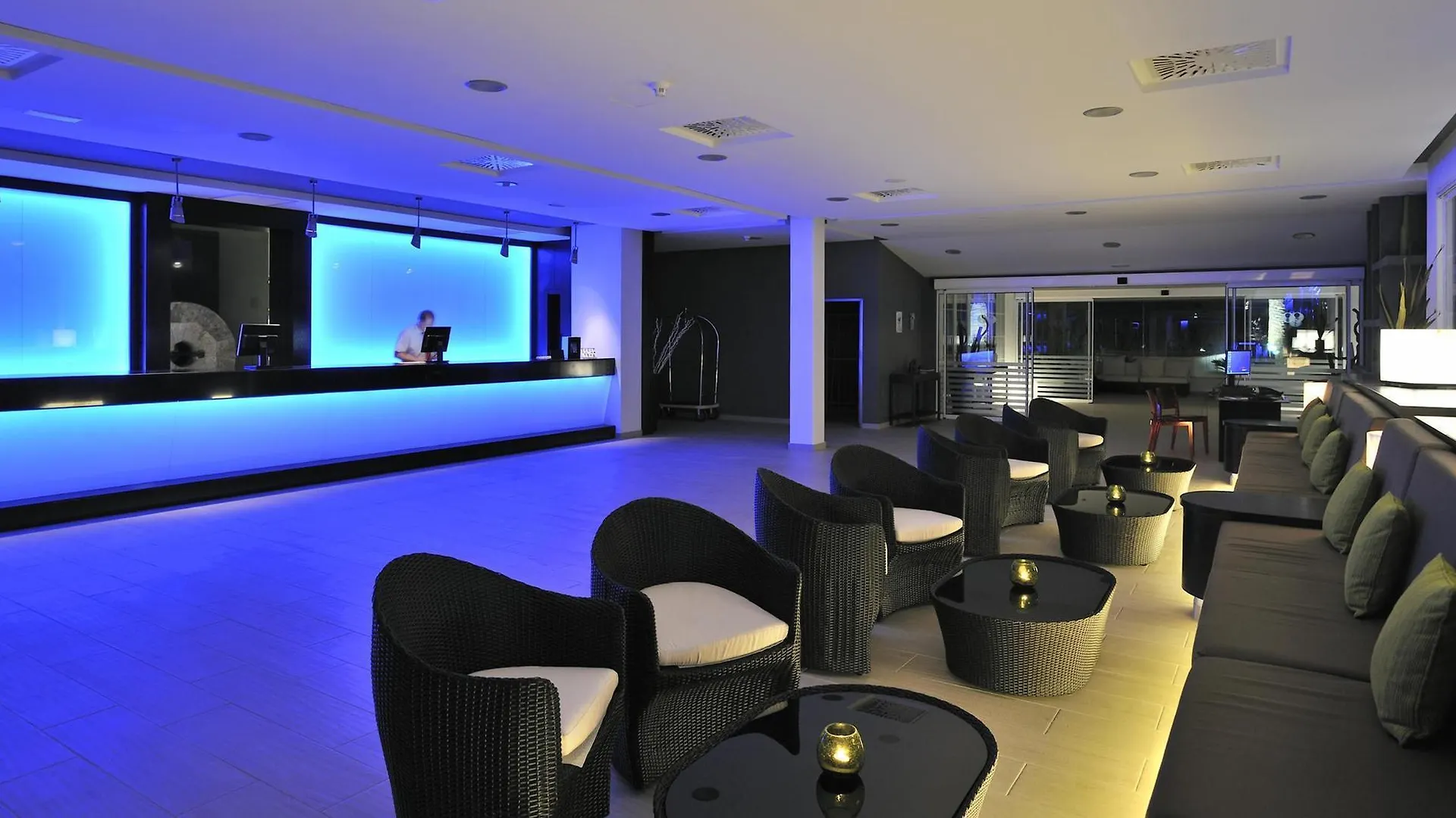Melia Gavilanes Hotel Cala Galdana  4*, Cala Galdana (Menorca)